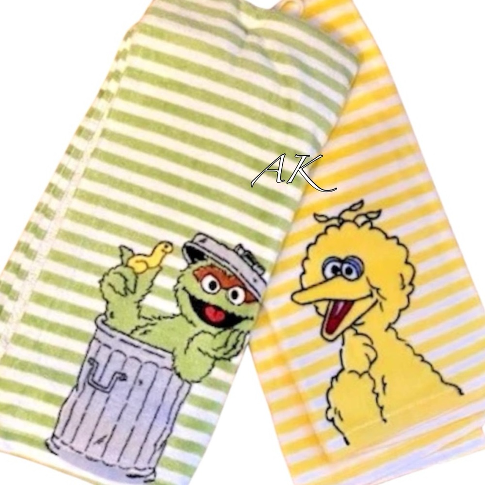 Sesame Street Kitchen Towels 2pc Set
Big Bird & Oscar the Grouch - Picture 2 of 2